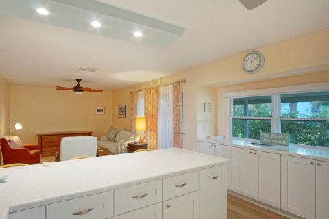 House in Jensen Beach, Florida 3 bedrooms, 182.74 sq.m. № 952405 - photo 17