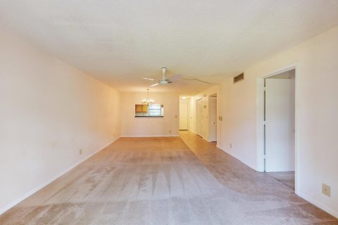 Condo in Vero Beach, Florida, 2 bedrooms  № 1155523 - photo 20