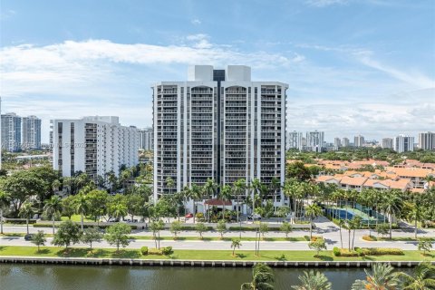 Condo in Aventura, Florida, 3 bedrooms  № 1328533 - photo 27