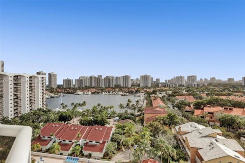 Condo in Aventura, Florida, 3 bedrooms  № 1328533 - photo 8