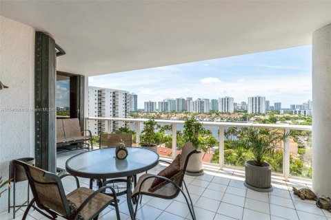 Copropriété à vendre à Aventura, Floride: 3 chambres, 169.08 m2 № 1328533 - photo 24