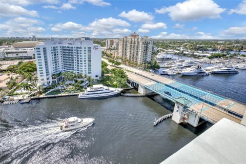 Condo in Fort Lauderdale, Florida, 3 bedrooms  № 1399939 - photo 26