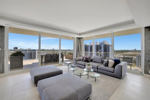 Condo in Fort Lauderdale, Florida, 3 bedrooms  № 1399939 - photo 27