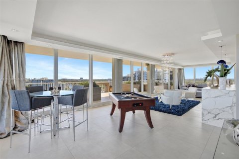 Condo in Fort Lauderdale, Florida, 3 bedrooms  № 1399939 - photo 12