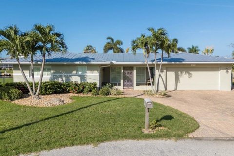 Villa ou maison à vendre à Punta Gorda, Floride: 3 chambres, 187.48 m2 № 1315488 - photo 2