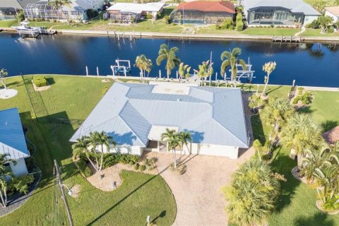 Villa ou maison à vendre à Punta Gorda, Floride: 3 chambres, 187.48 m2 № 1315488 - photo 4