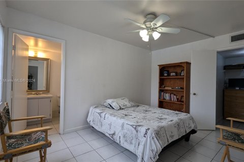 Condominio en alquiler en Miami, Florida, 2 dormitorios, 83.24 m2 № 1397533 - foto 15