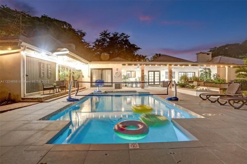 Villa ou maison à louer à Davie, Floride: 8 chambres, 360.18 m2 № 207944 - photo 20