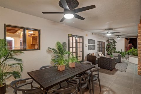 Casa en alquiler en Davie, Florida, 8 dormitorios, 360.18 m2 № 207944 - foto 24