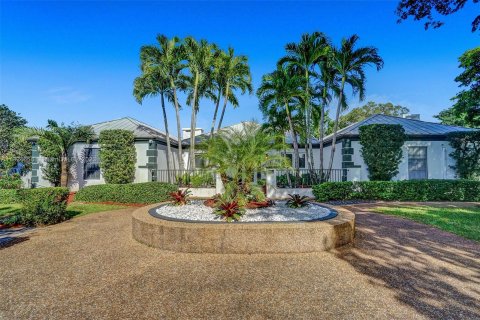 Villa ou maison à louer à Davie, Floride: 8 chambres, 360.18 m2 № 207944 - photo 8