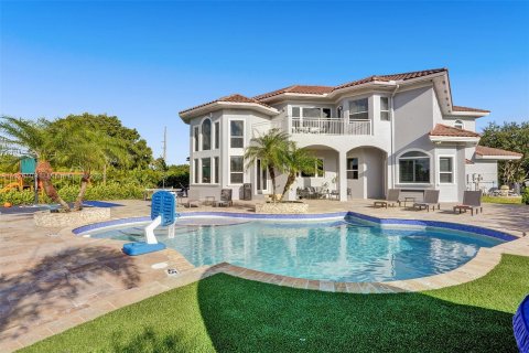 Villa ou maison à louer à Plantation, Floride: 8 chambres, 482.44 m2 № 207938 - photo 3