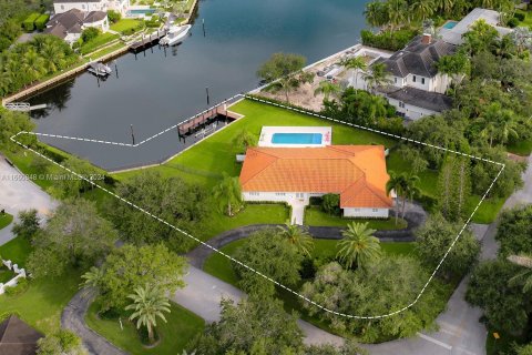 Casa en venta en Coral Gables, Florida, 4 dormitorios, 277.5 m2 № 1368992 - foto 2