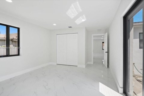 Casa en venta en Miami, Florida, 3 dormitorios, 107.86 m2 № 1368995 - foto 10