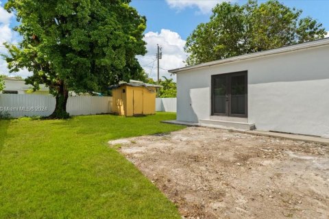 Villa ou maison à vendre à Miami, Floride: 3 chambres, 107.86 m2 № 1368995 - photo 25