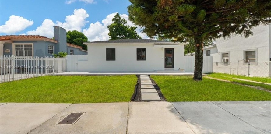 House in Miami, Florida 3 bedrooms, 107.86 sq.m. № 1368995