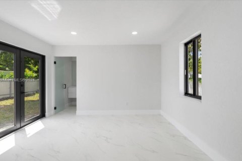 Villa ou maison à vendre à Miami, Floride: 3 chambres, 107.86 m2 № 1368995 - photo 17