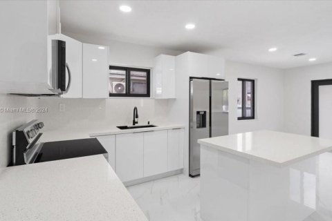 Casa en venta en Miami, Florida, 3 dormitorios, 107.86 m2 № 1368995 - foto 7