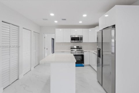 Casa en venta en Miami, Florida, 3 dormitorios, 107.86 m2 № 1368995 - foto 5