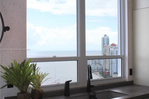 Condo in Miami, Florida, 2 bedrooms  № 1368994 - photo 22