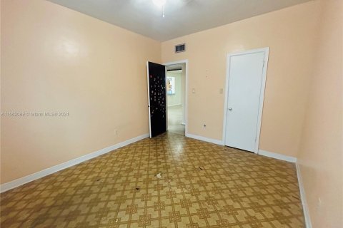 Villa ou maison à vendre à Hialeah, Floride: 7 chambres, 199.93 m2 № 1369043 - photo 23