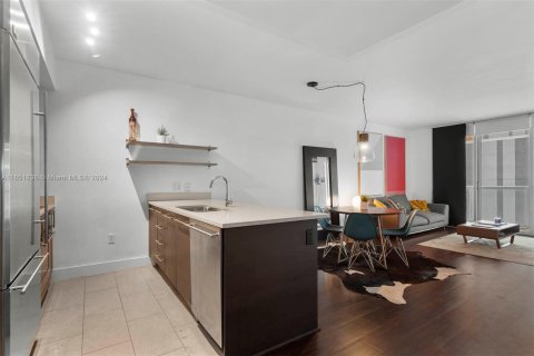 Condo in Miami, Florida, 1 bedroom  № 1369042 - photo 10