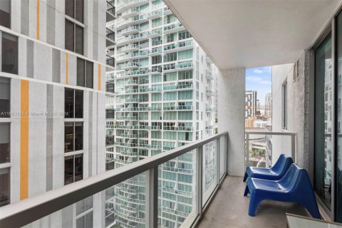 Condo in Miami, Florida, 1 bedroom  № 1369042 - photo 3