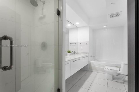 Condo in Miami, Florida, 1 bedroom  № 1369042 - photo 18