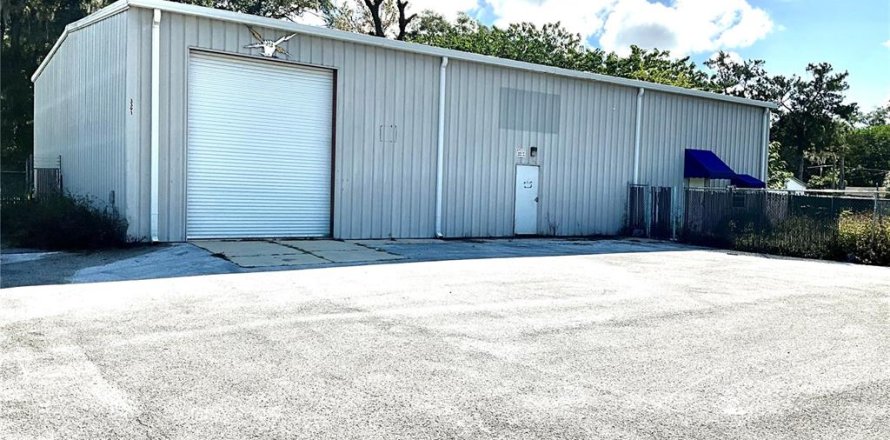 Commercial property in Ocala, Florida 371.61 sq.m. № 814541