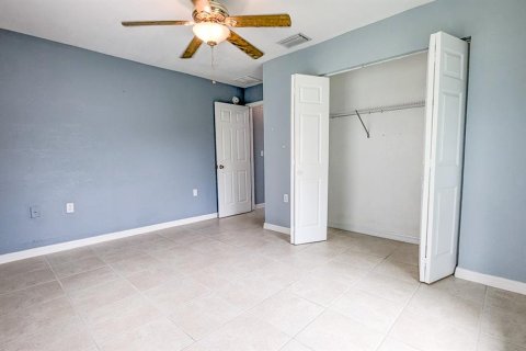 Casa en venta en Ocala, Florida, 5 dormitorios, 212.19 m2 № 1362817 - foto 11