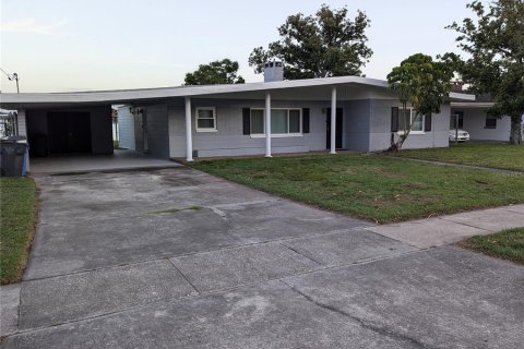 House in Tampa, Florida 3 bedrooms, 197.32 sq.m. № 1267301 - photo 3