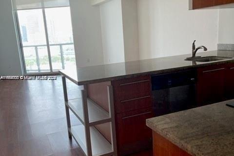 Condo in Miami, Florida, 1 bedroom  № 1364867 - photo 17