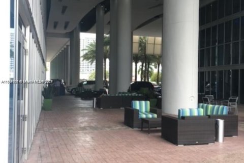 Condo in Miami, Florida, 1 bedroom  № 1364867 - photo 14