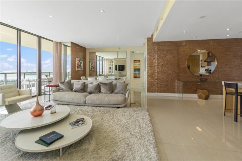 Condominio en venta en Bal Harbour, Florida, 2 dormitorios, 148.55 m2 № 1431336 - foto 24