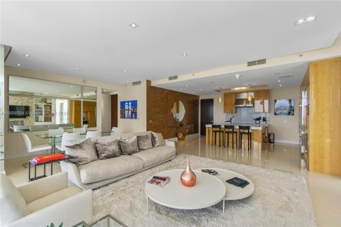 Condominio en venta en Bal Harbour, Florida, 2 dormitorios, 148.55 m2 № 1431336 - foto 19