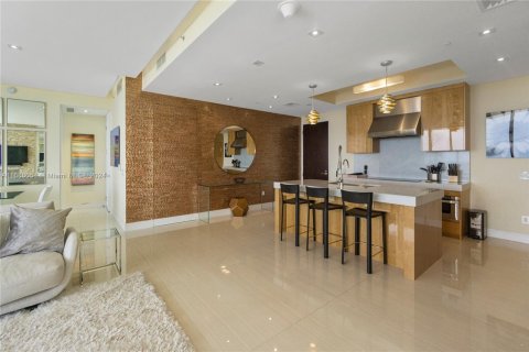 Condominio en venta en Bal Harbour, Florida, 2 dormitorios, 148.55 m2 № 1431336 - foto 25