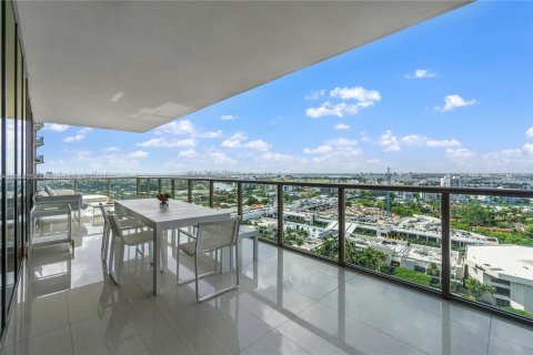 Condominio en venta en Bal Harbour, Florida, 2 dormitorios, 148.55 m2 № 1431336 - foto 10