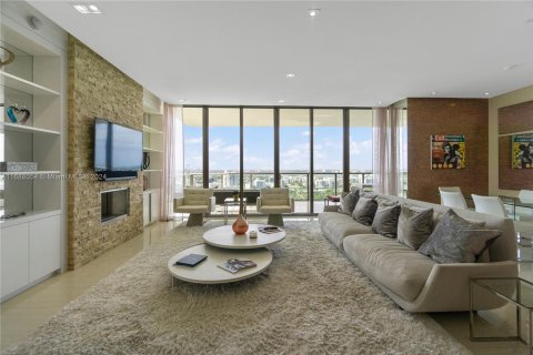 Condominio en venta en Bal Harbour, Florida, 2 dormitorios, 148.55 m2 № 1431336 - foto 15