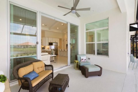 House in Vero Beach, Florida 4 bedrooms, 279.36 sq.m. № 668753 - photo 28
