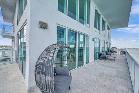 Condominio en alquiler en North Bay Village, Florida, 4 dormitorios, 415.92 m2 № 1368902 - foto 10