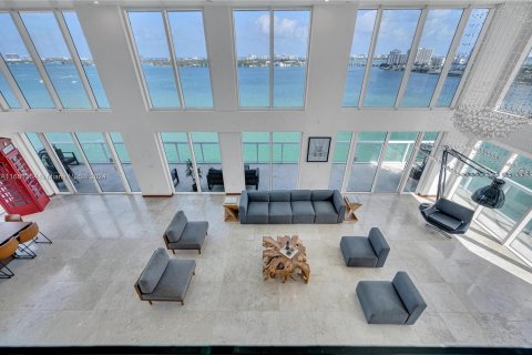 Condominio en alquiler en North Bay Village, Florida, 4 dormitorios, 415.92 m2 № 1368902 - foto 5