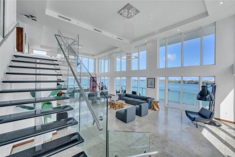 Condominio en alquiler en North Bay Village, Florida, 4 dormitorios, 415.92 m2 № 1368902 - foto 8