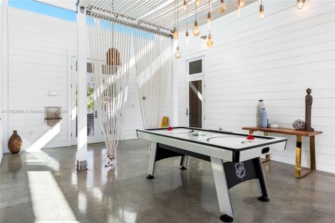 Villa ou maison à louer à Miami, Floride: 4 chambres, 365.01 m2 № 1368776 - photo 4