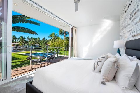 Casa en alquiler en Miami, Florida, 4 dormitorios, 365.01 m2 № 1368776 - foto 11