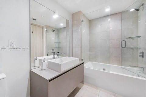 Condominio en venta en Miami, Florida, 3 dormitorios, 177.35 m2 № 1368900 - foto 9