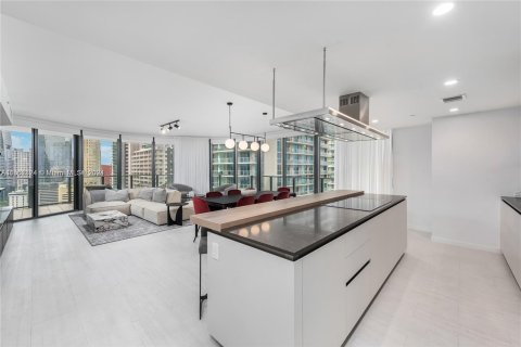 Condominio en venta en Miami, Florida, 3 dormitorios, 177.35 m2 № 1368900 - foto 1