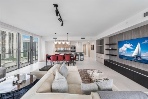 Condo in Miami, Florida, 3 bedrooms  № 1368900 - photo 26