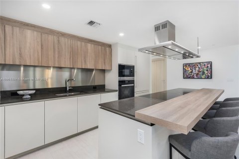 Condo in Miami, Florida, 3 bedrooms  № 1368900 - photo 28