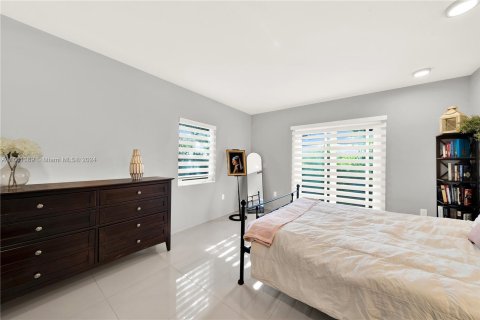 Casa en venta en Miami, Florida, 3 dormitorios, 137.12 m2 № 1368903 - foto 30