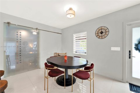 Casa en venta en Miami, Florida, 3 dormitorios, 137.12 m2 № 1368903 - foto 13