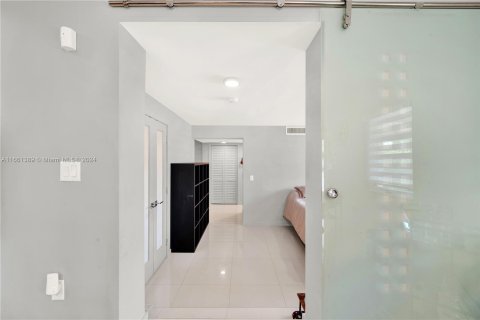 Casa en venta en Miami, Florida, 3 dormitorios, 137.12 m2 № 1368903 - foto 16